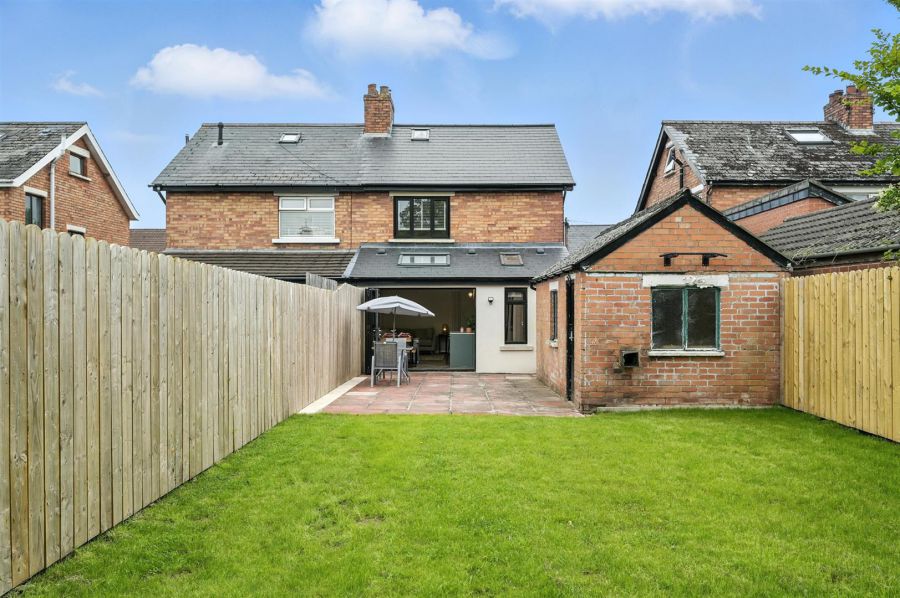 85 Priory Park