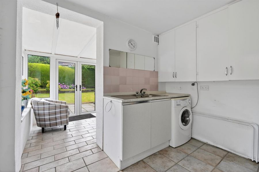 7 Clonmore Park