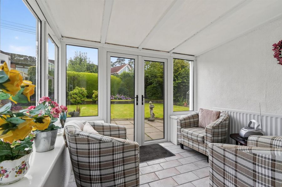 7 Clonmore Park