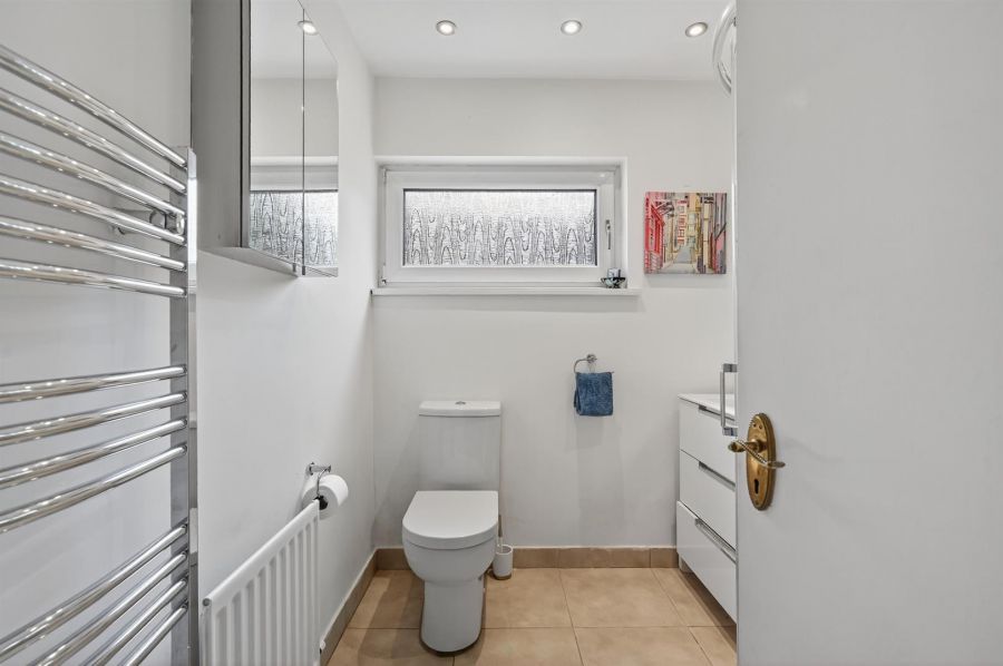7 Clonmore Park