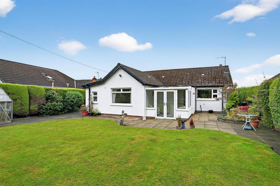 7 Clonmore Park