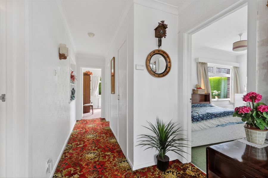 7 Clonmore Park