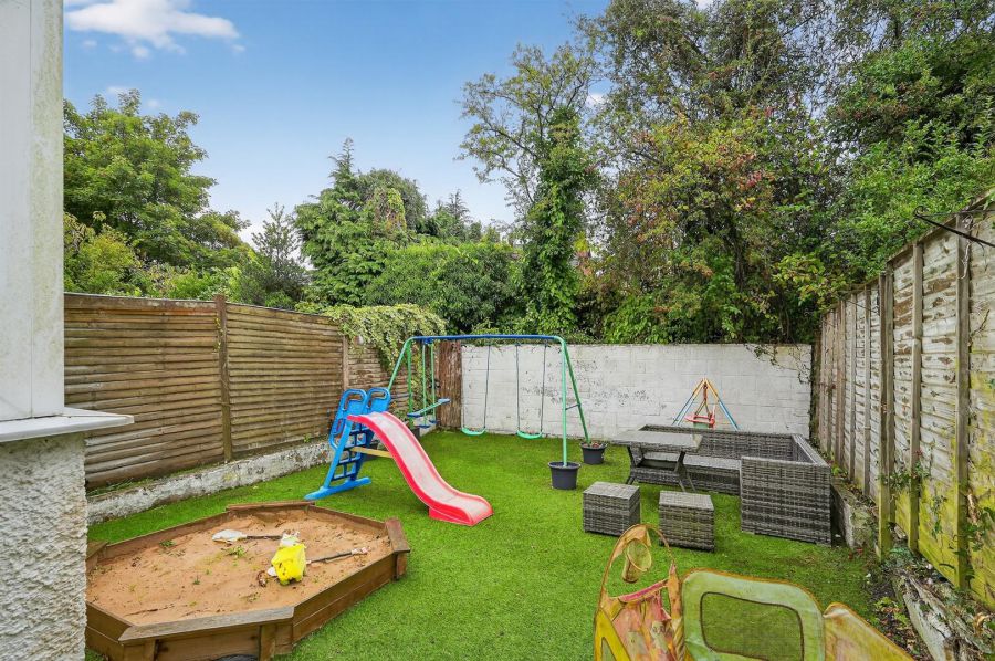 36 Marlborough Park North