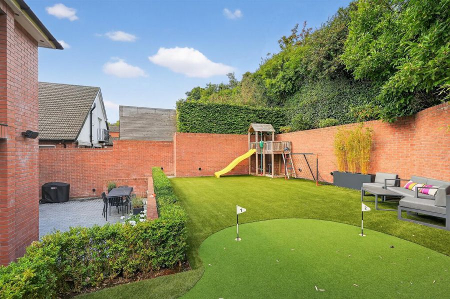 14 Hillside Drive
