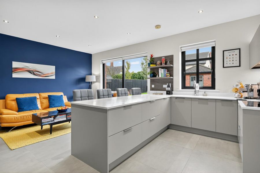 16 Harberton Crescent