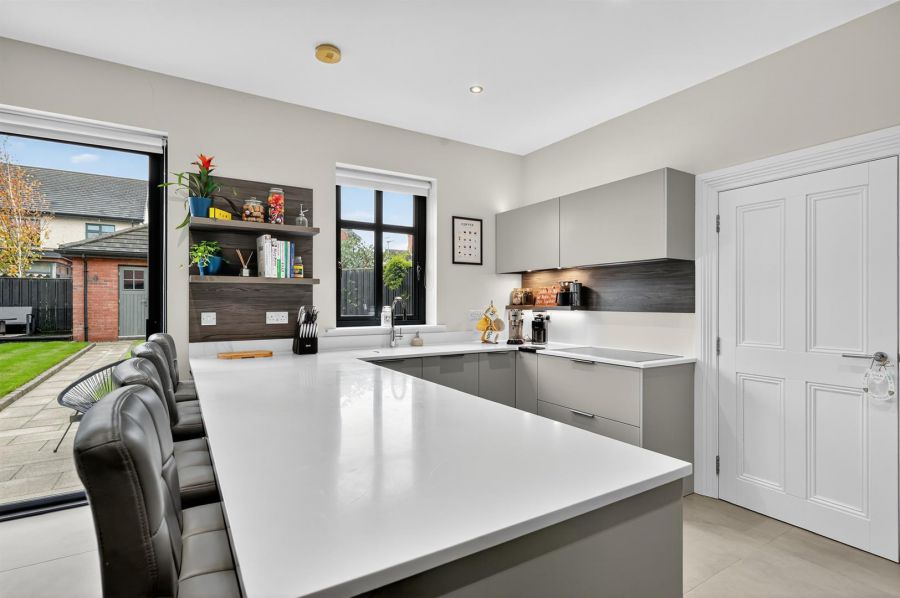 16 Harberton Crescent