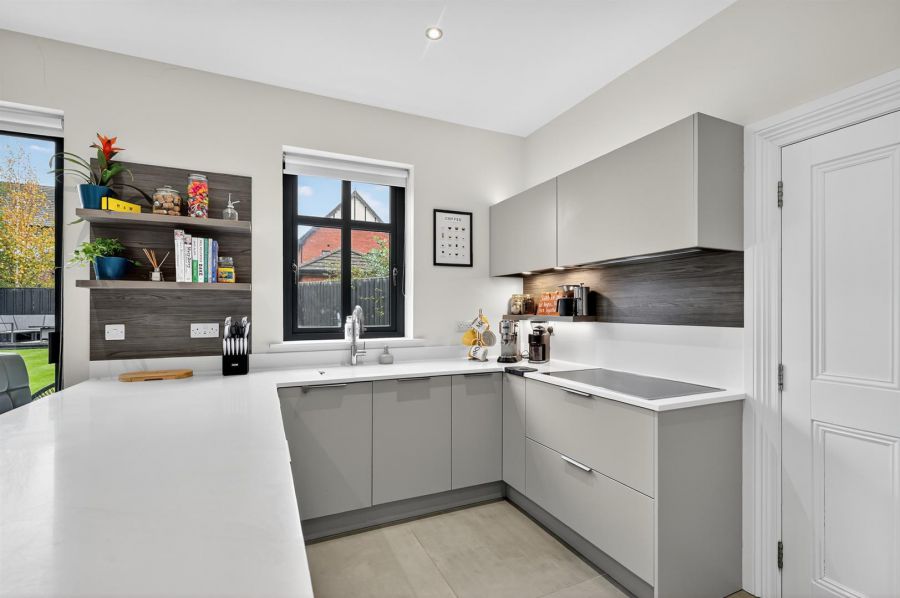 16 Harberton Crescent