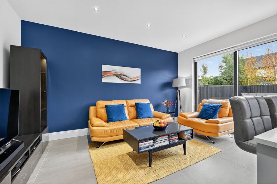 16 Harberton Crescent