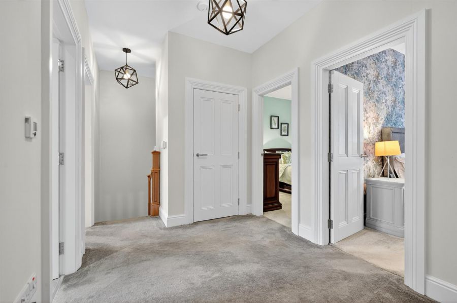 16 Harberton Crescent