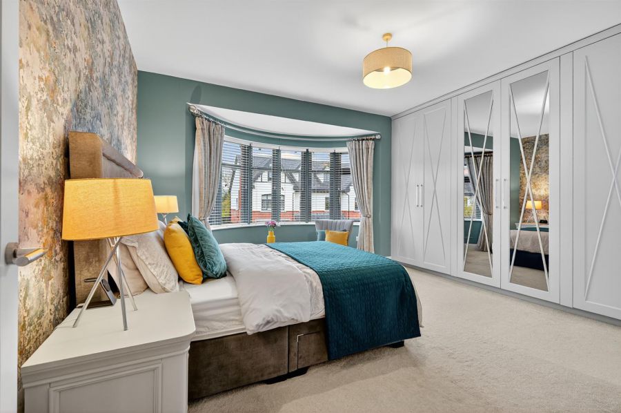 16 Harberton Crescent