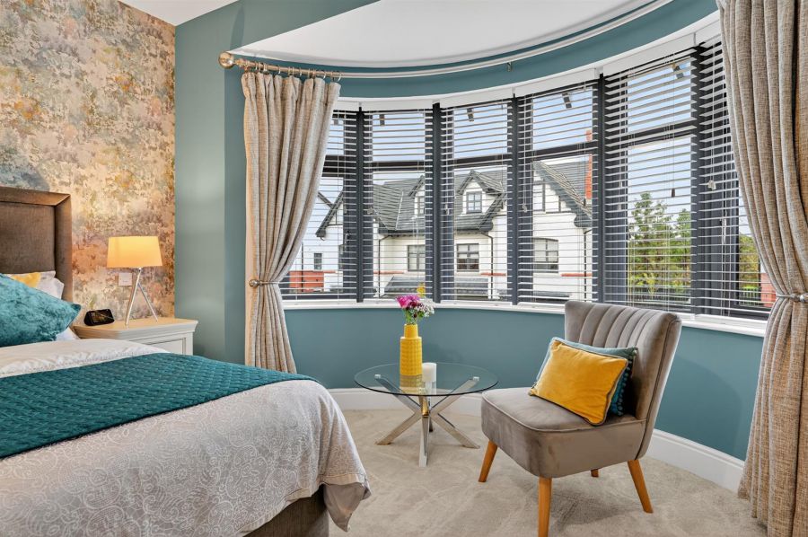 16 Harberton Crescent