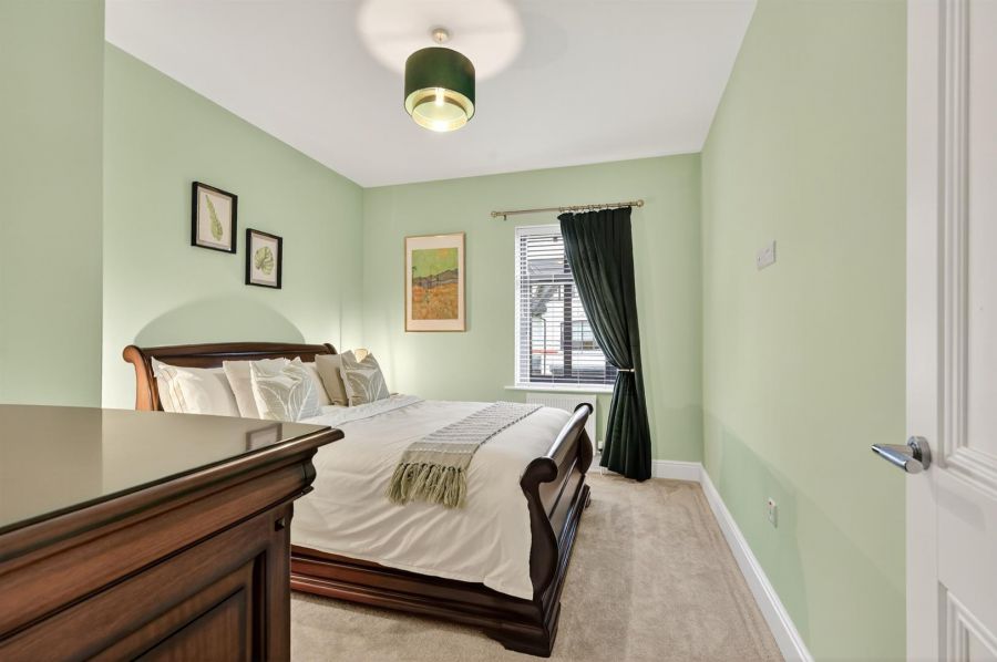 16 Harberton Crescent