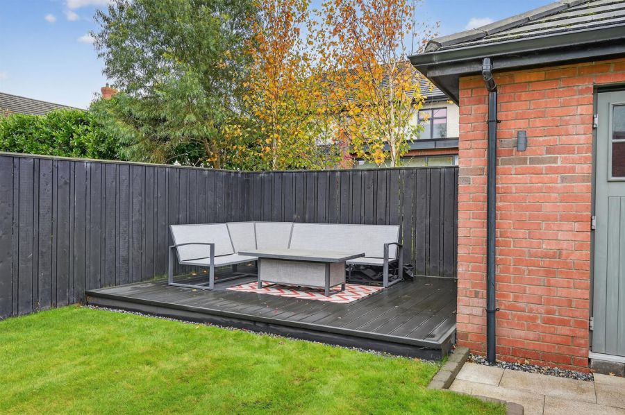 16 Harberton Crescent