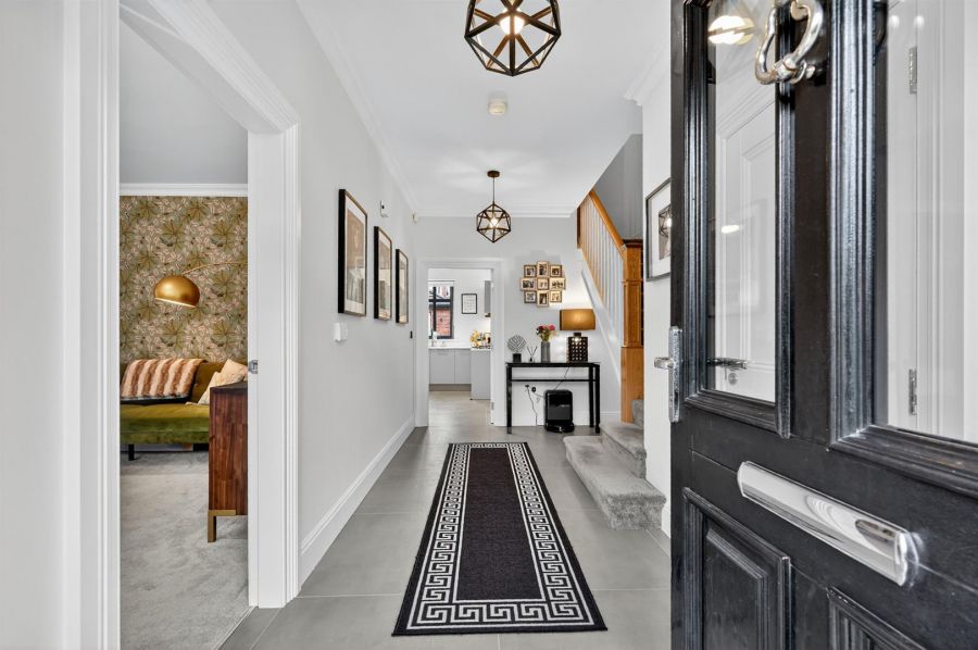 16 Harberton Crescent