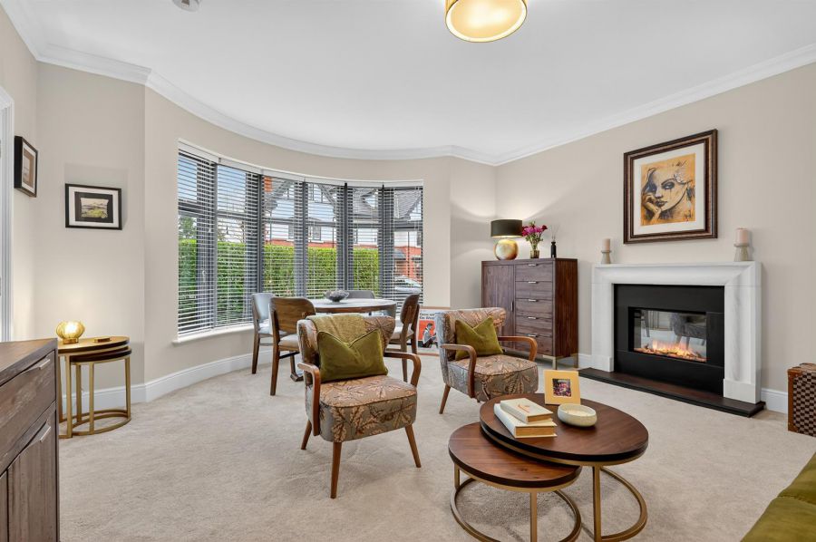 16 Harberton Crescent