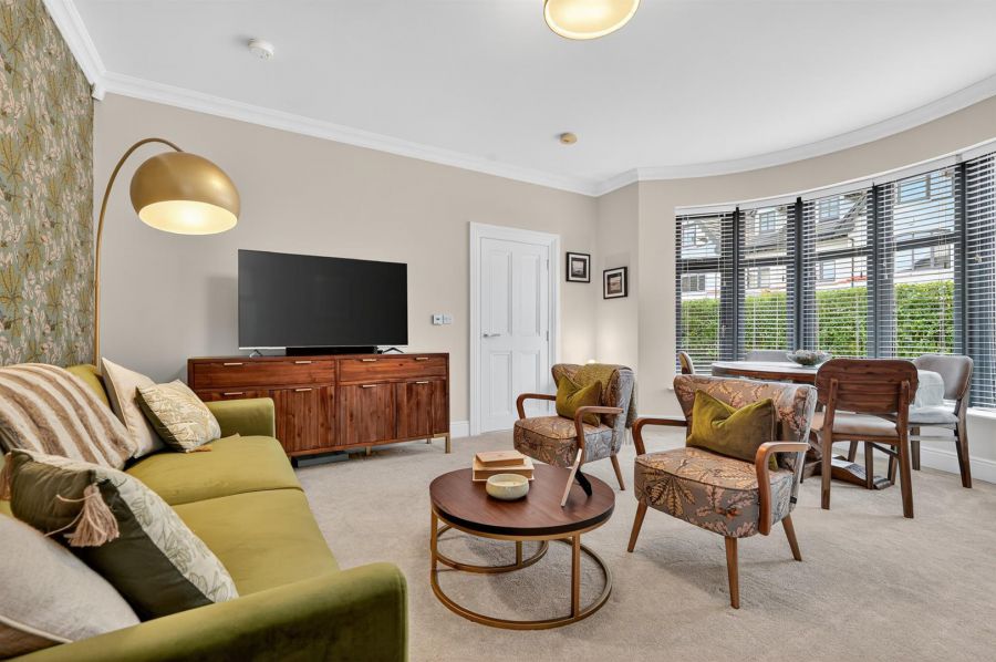 16 Harberton Crescent