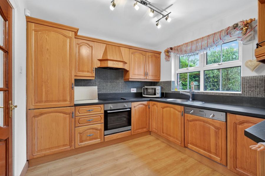 5 Oakwood Grove