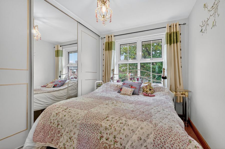 5 Oakwood Grove
