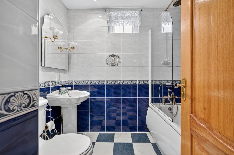 5 Oakwood Grove