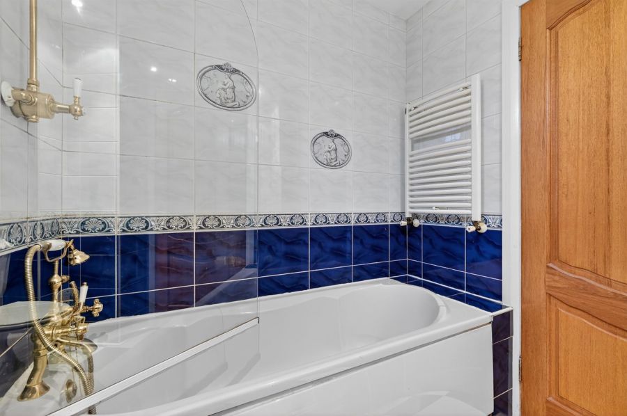 5 Oakwood Grove