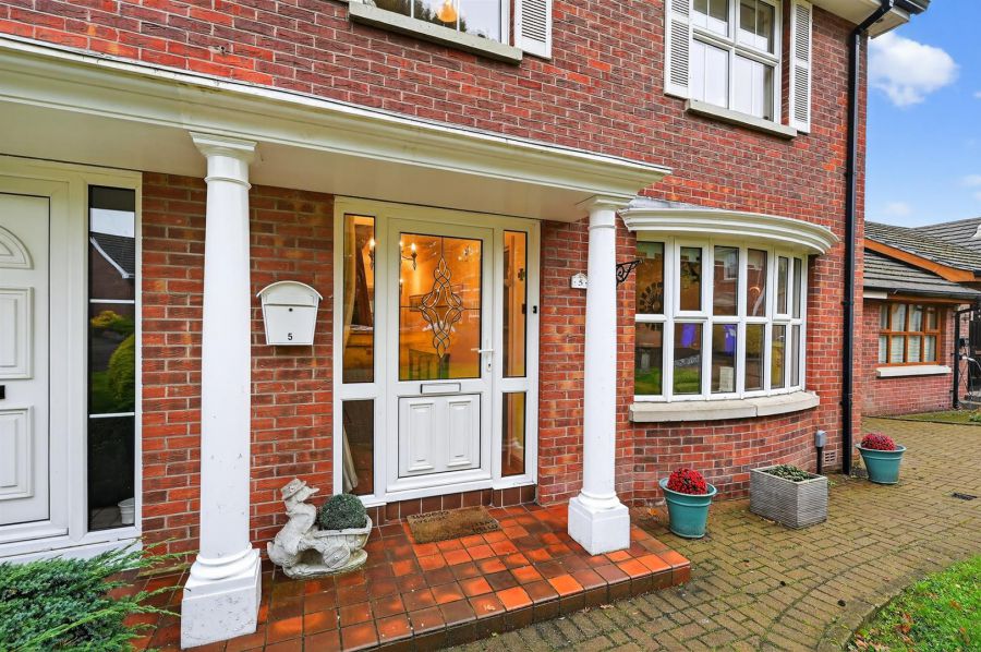 5 Oakwood Grove