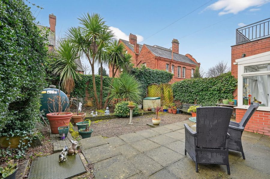 Flat 2, 268 Lisburn Road