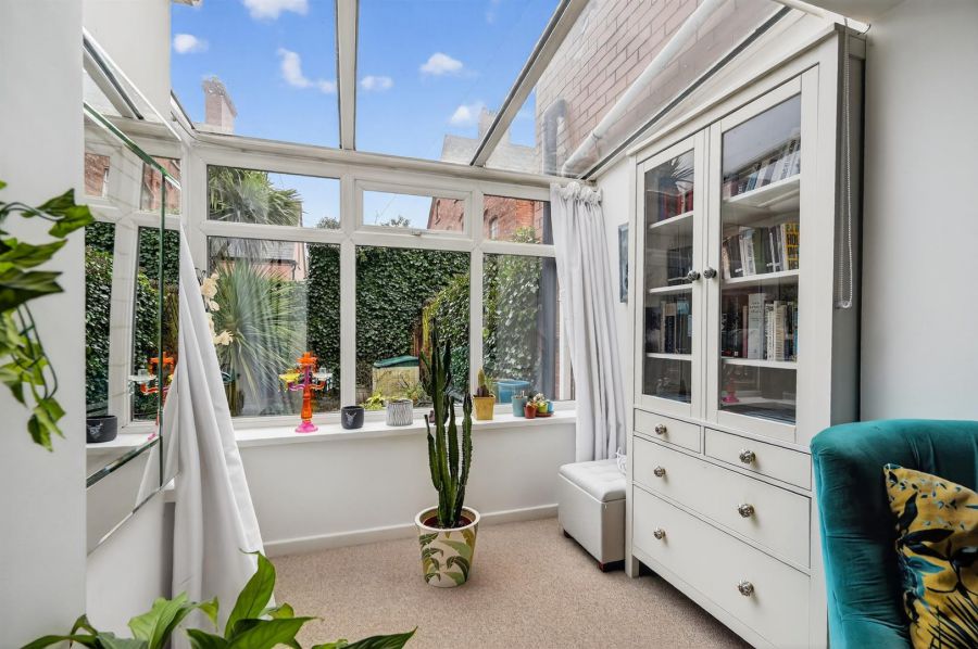 Flat 2, 268 Lisburn Road