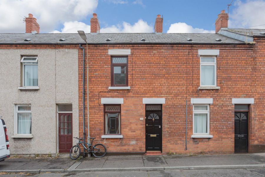 30 Daphne Street