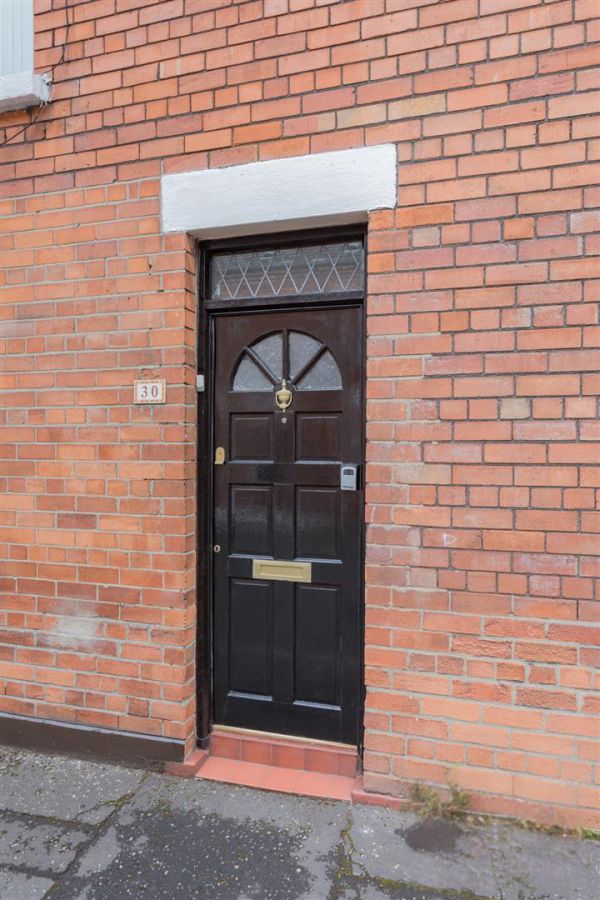 30 Daphne Street