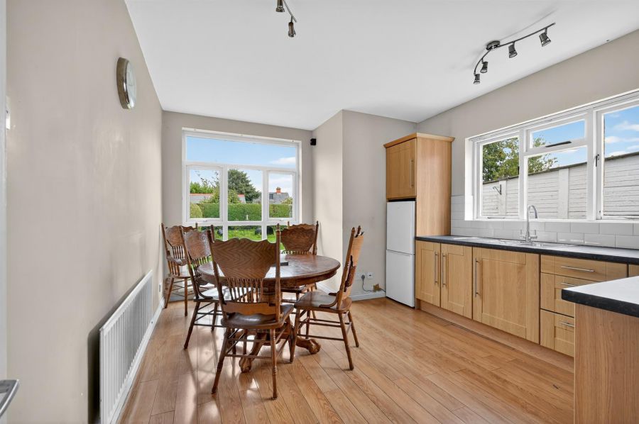 2 Finaghy Park South