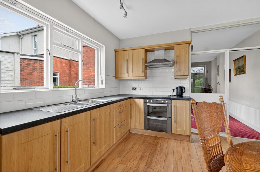 2 Finaghy Park South