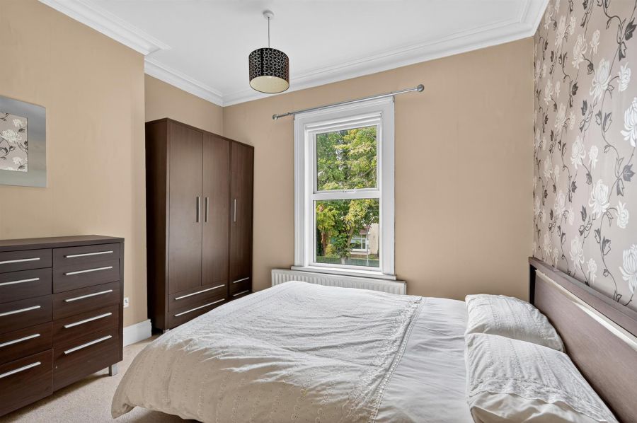 2 Finaghy Park South