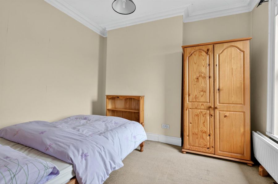 2 Finaghy Park South