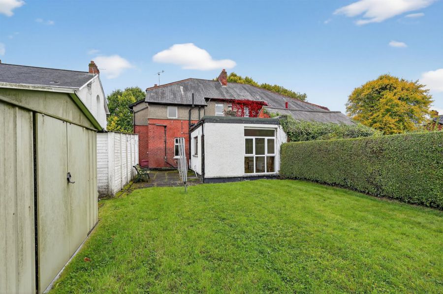 2 Finaghy Park South