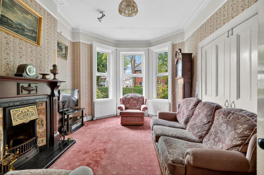 2 Finaghy Park South