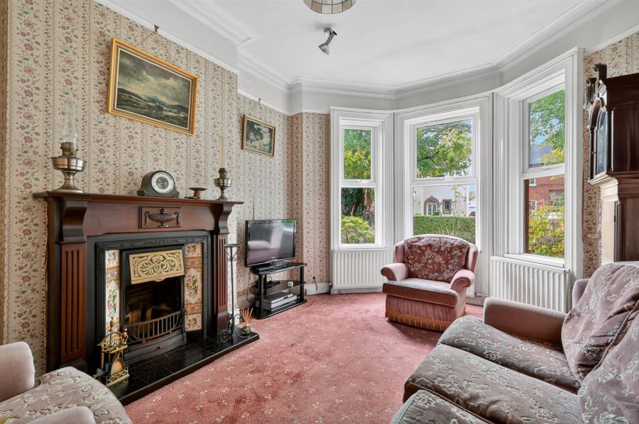 2 Finaghy Park South