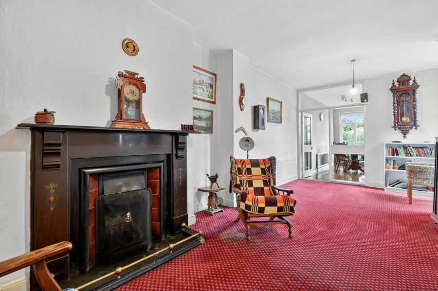 2 Finaghy Park South