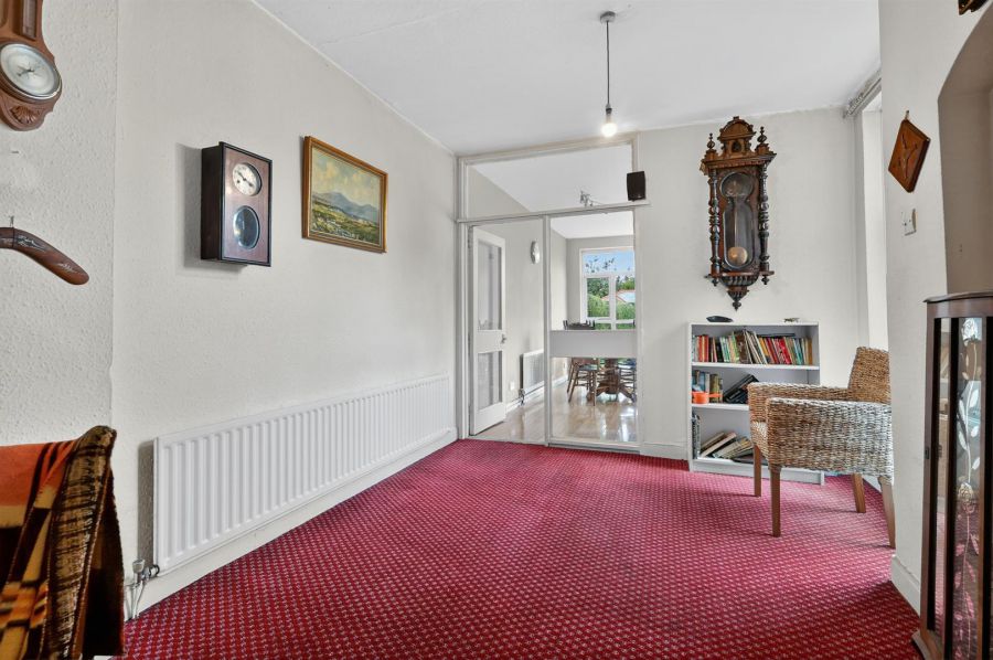 2 Finaghy Park South