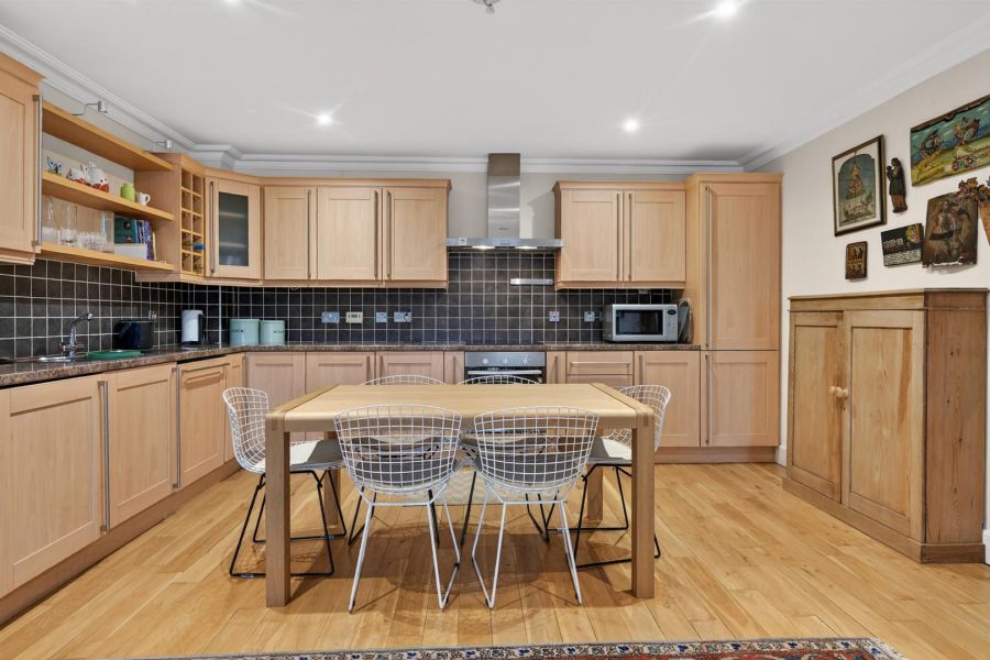 Apt 7, 81 Osborne Park