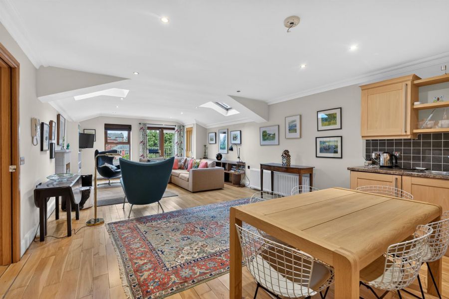 Apt 7, 81 Osborne Park