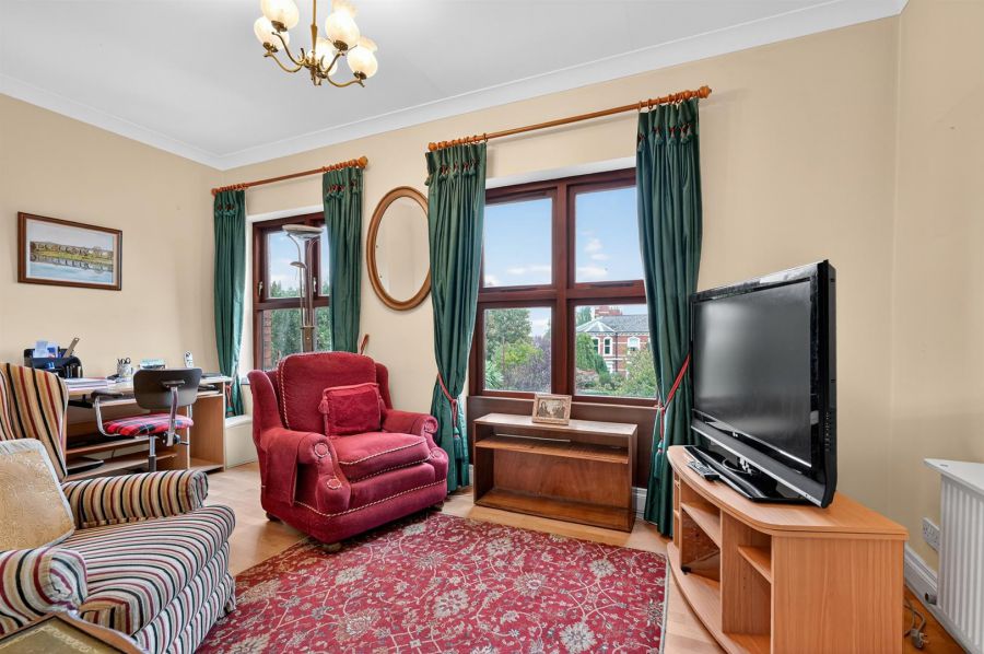 Apt 7 Berkeley Court, 21 Derryvolgie Avenue