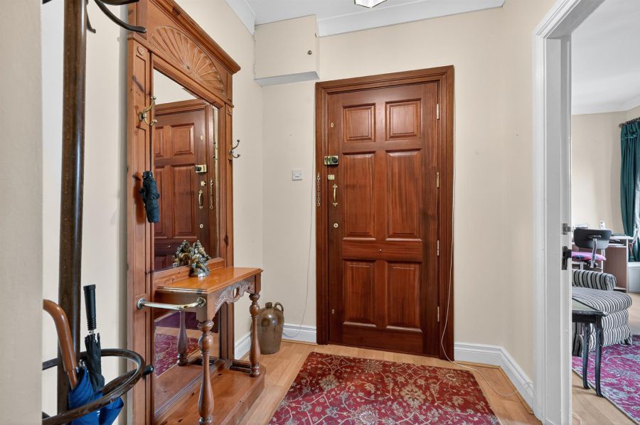 Apt 7 Berkeley Court, 21 Derryvolgie Avenue