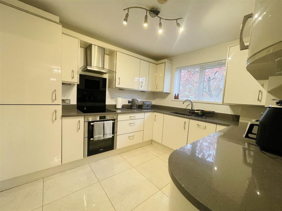 Apt 12 Kings Court