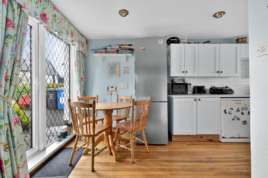 12 Finaghy Park Central