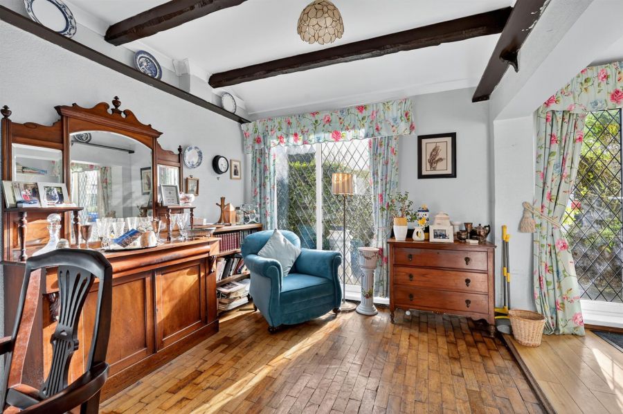 12 Finaghy Park Central