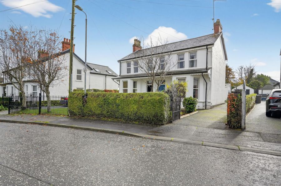 12 Finaghy Park Central