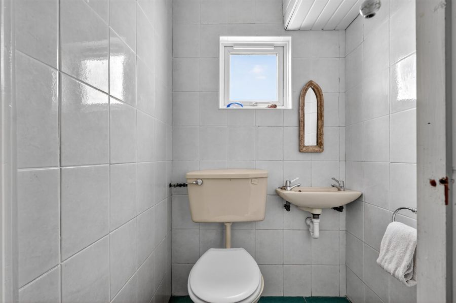 12 Finaghy Park Central