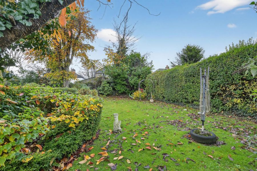 12 Finaghy Park Central