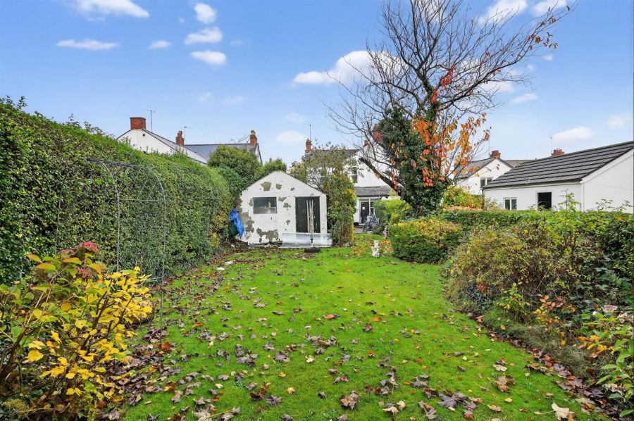 12 Finaghy Park Central