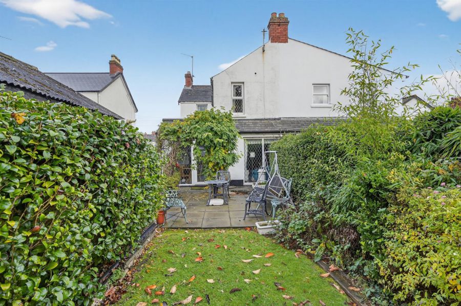 12 Finaghy Park Central